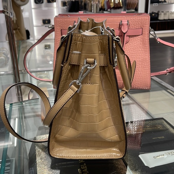 MICHAEL KORS HAMILTON MEDIUM SATCHEL 
 COLOR: Camel
NWT - Picture 5 of 16